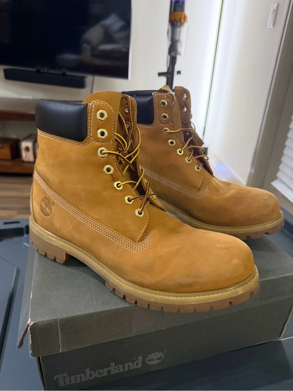 Timberland 6” Waterproof Boots Wheat Nubuck Men’s 12 TB010061